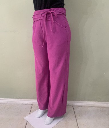 Calça com bolso