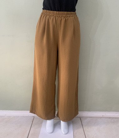 Calça com elástico na cintura