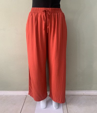 Calça com bolso