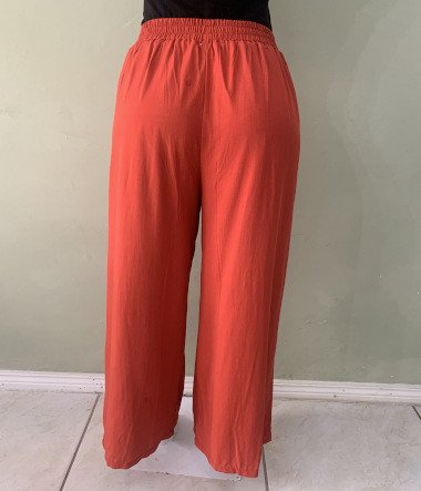 Calça com bolso