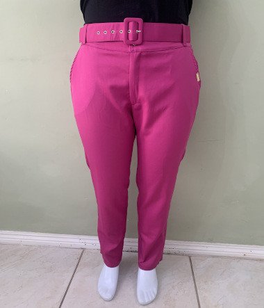 Calça com cinto