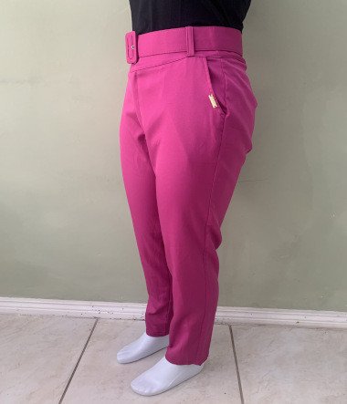 Calça com cinto