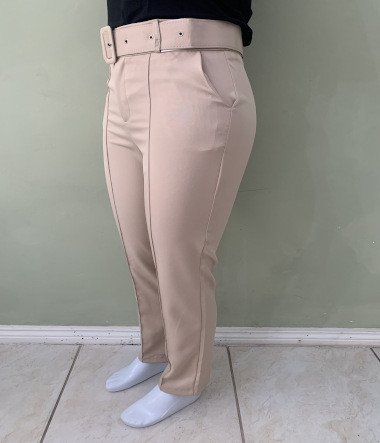 Calça com cinto