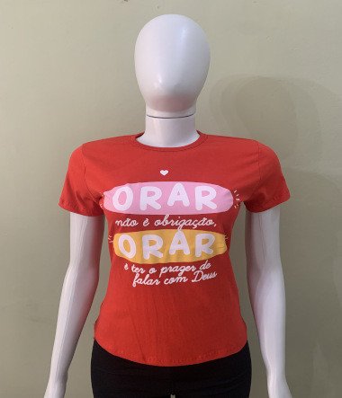 Camiseta com frase