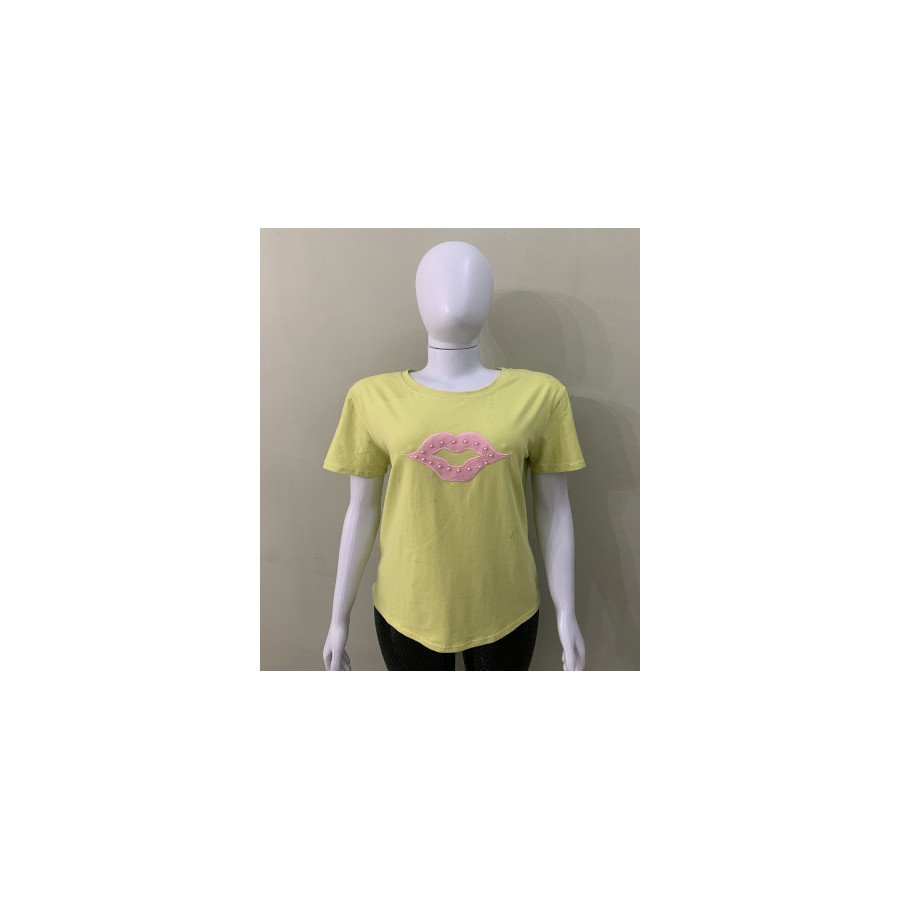 Camiseta com pérolas Camiseta com pérolas