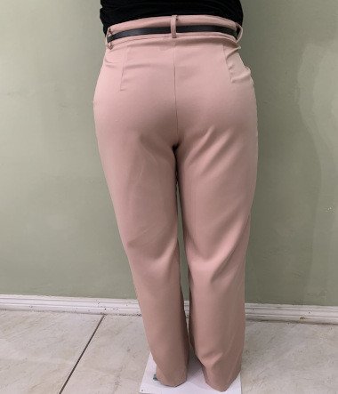 Calça com cinto