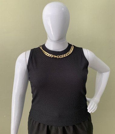 Blusa com corrente