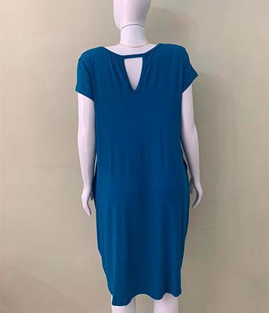 Vestido solto com bolso