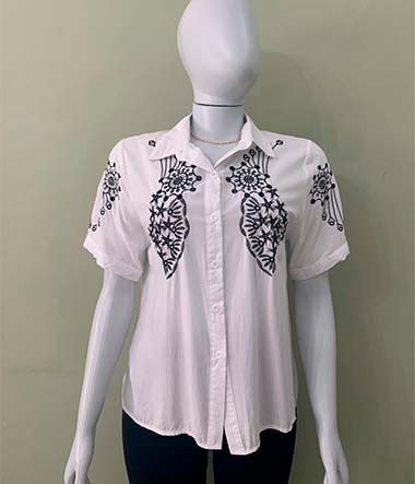 Camisa bordada